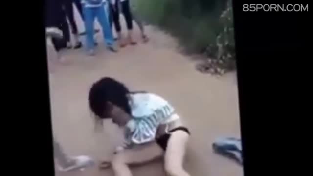 [台灣A片]女學生霸凌脫衣