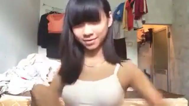 在家脫衣擠奶