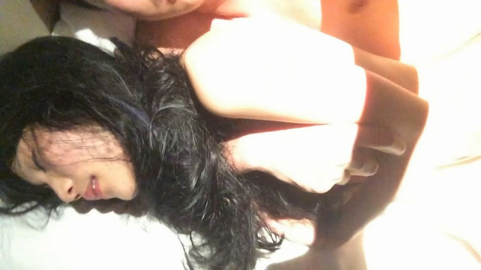 女神級氣質性感美女背著男友體驗刺激第一次出來偷吃約網友酒店開房正肏時後悔了不想讓乾了被抱著屁股操!