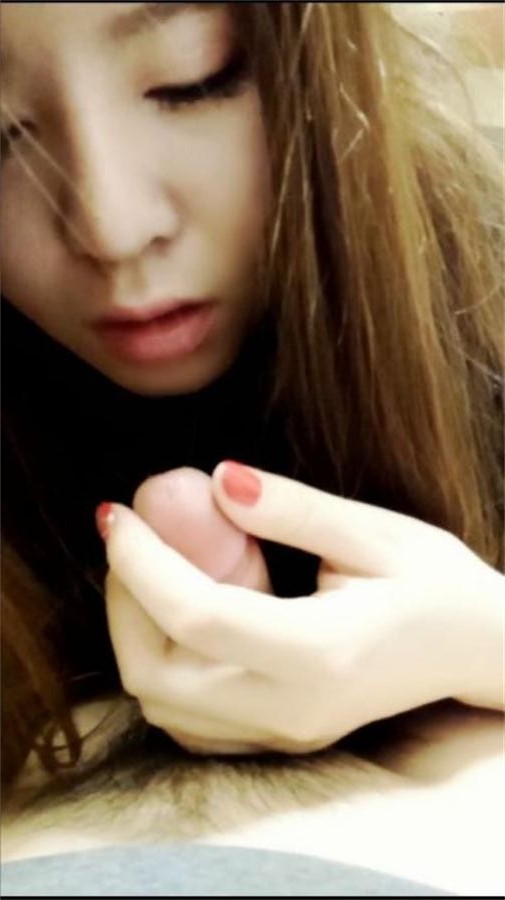 E奶大學生漂亮妹子露臉打炮一邊被操一邊說 不要拍臉 男說快叫爸爸&極品名器超爆網紅萌白醬