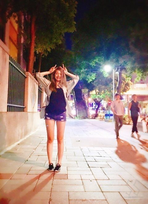 氣質大學長腿美女喝多後被朋友脫掉短褲不停的狂操