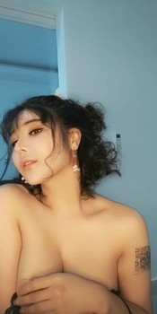 騷浪寂寞妹子椅子上現場直播露奶露逼與狼友激情互動 肛塞尾巴爆菊花呻吟淫水直流