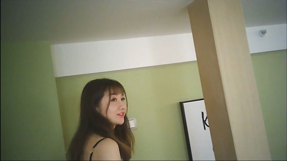 女神級168CM巨乳黑絲性感嫩模,皮膚白皙,陰毛性感,叫床聲受不了,看她享受表情就想射她臉上