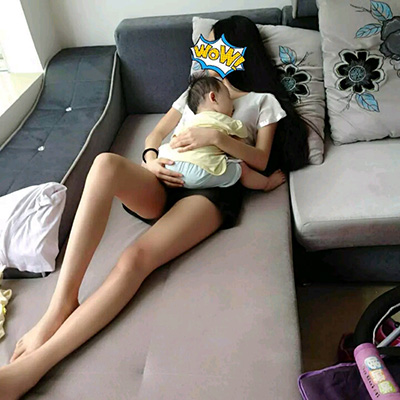 91撩妹高手小鮮肉 微信約啪氣質典雅長髮辣媽 好美的胸部 穿上絲襪身材杠杆的 纖瘦修長的一雙美腿加上剛剛好的一對美乳