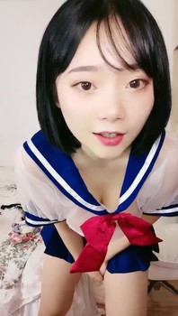 高顏值短發D奶妹子穿著情趣透視裝沙發上現場直播艷舞挑逗狼友 呻吟浪叫不斷