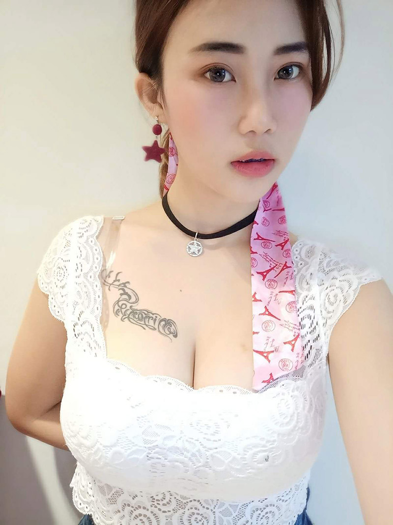 巨乳平面模特女神與攝影師大哥來一炮 下面毛不多鮑魚挺肥