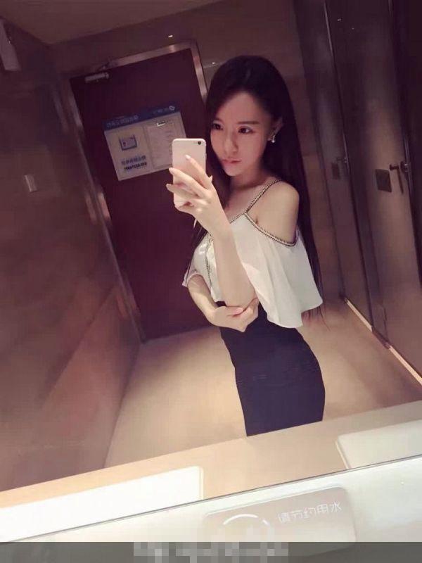 德萊文666-屁股很翹的極品長靴短裙美女被瘋狂撫摸性感小翹臀後扒掉內褲狠狠爆操妹子乾爽了