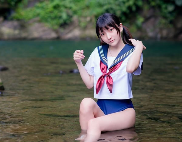 Fantasy Factory小丁Ding青蔥制服戲水[25P]
