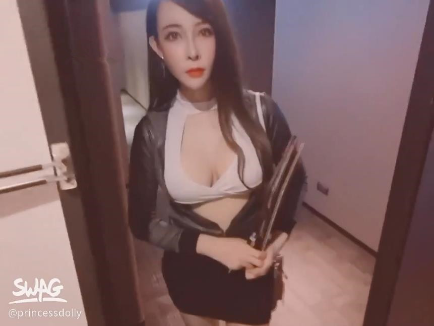 美豔女教師家訪不良學生 仗著自己校董兒子身份被威脅啪啪拍下各種性愛照片