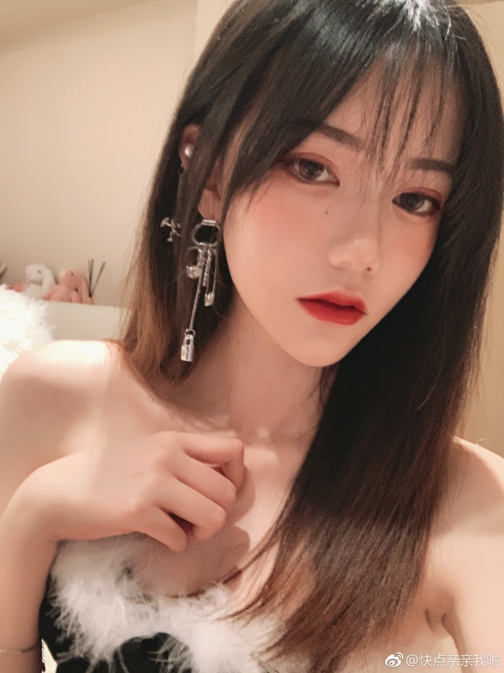 推特尤物美女身材爆炸的女神@快親親我吖(一隻小萌寵)超全福利合集