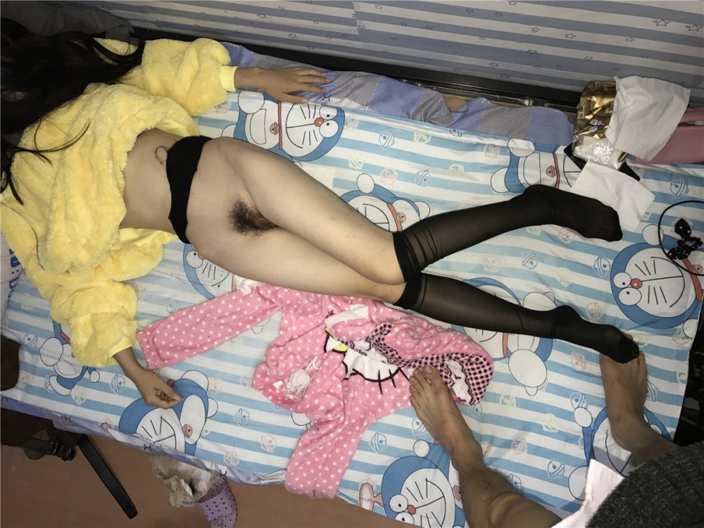 【真實MJ】身材極好的黑絲骨感小美女生理期被MJ玩弄,細腰長腿黑絲粉嫩鮑魚,1080P附圖15P