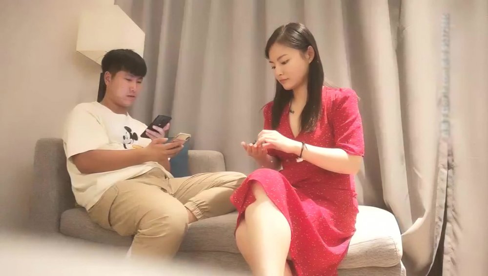 小寶尋花約了個紅裙少婦啪啪,舌吻互舔調情深喉騎乘猛操。