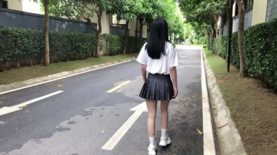 推薦00年jk女神,叫聲太大了,讓人受不了。