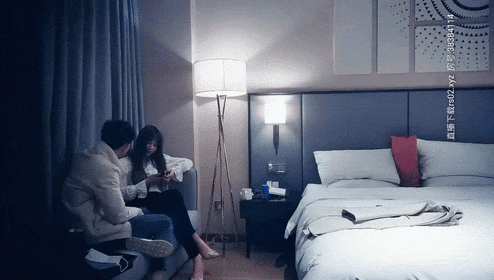 【秦總全國探花】東北妹子02年生,個子1米7,小秦的小伎倆把她唬的一愣一愣。