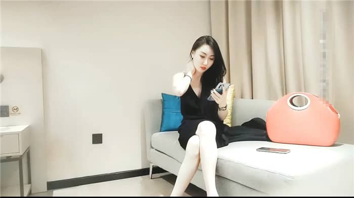 AI高清2K修復鴨總偵探太子代班黑色長裙性感少婦口交69姿勢舔逼上位騎乘后入