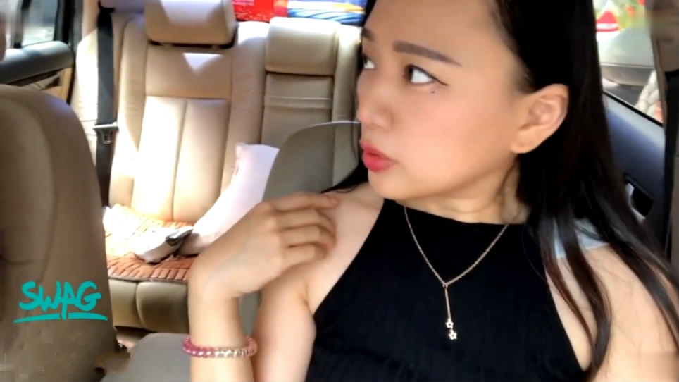 高顏值網紅臉女大生搭計程車忘記帶錢包沒有辦法只好用身體來付款啪啪啪車震口爆