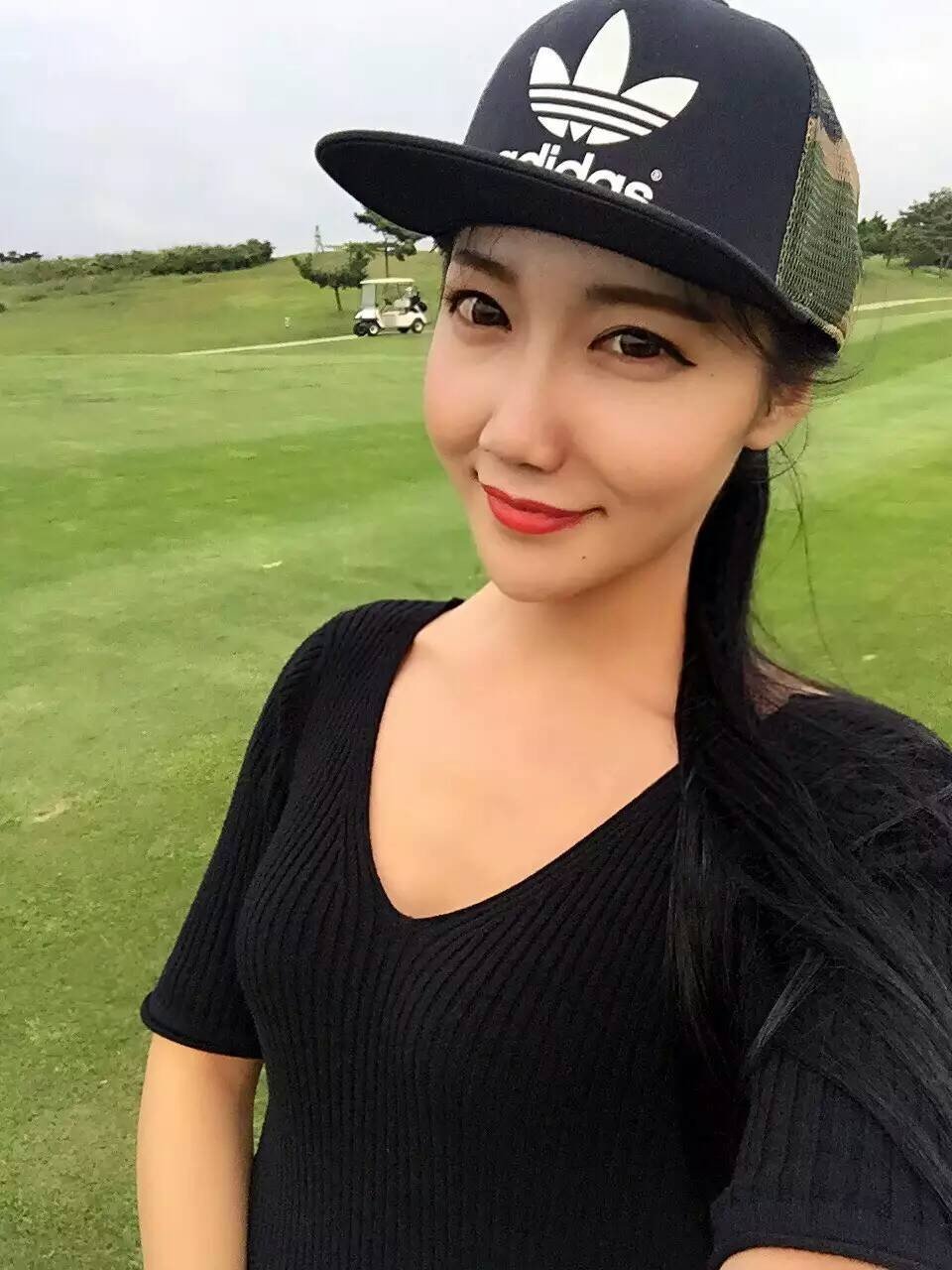 露臉校花夏總女神給土豪當母狗ox自慰噴水明星顏值超級可愛，