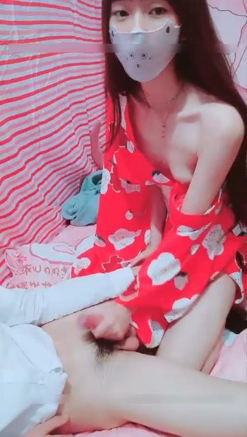 情侶直播-20歲小女友超耐乾-身材苗條白淨-逼逼超嫩-除了胸有點遺憾-完美伴侶