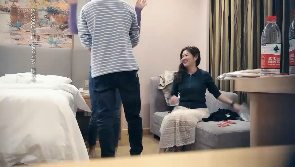 今晚完美雙飛小母狗和白虎妹，巔峰之夜震撼視覺體驗，雙姝爭艷勁爆全場