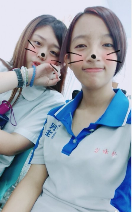 臺灣女學生【陳淑蓉】三門全開 平時在學校發豪的一逼，到了床上被社會仔玩弄三洞