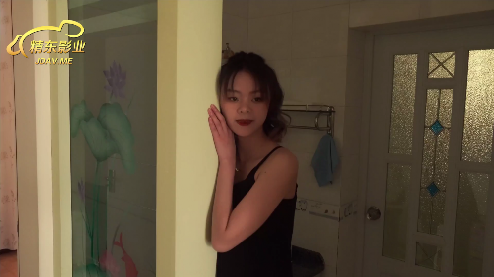 精東影業JD017 那一夜 那個女孩上了我老婆的床