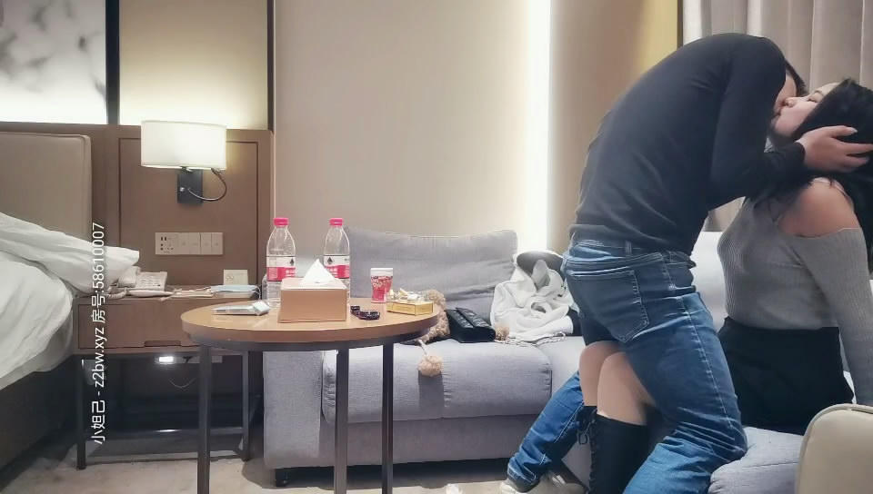 帥哥猛男級探花代理探花受命約操小熊帽可愛女孩啪啪操-柔情熱吻-操到高潮浪叫