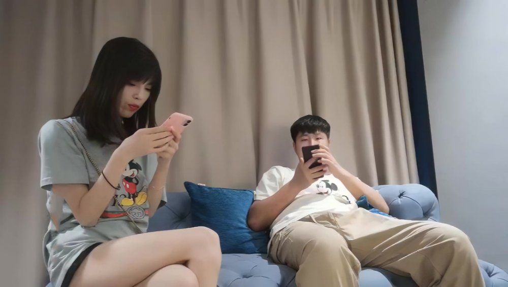 【AI高清2K修復】小寶尋花高素質米老鼠T恤週邊美女，性感大白美腿