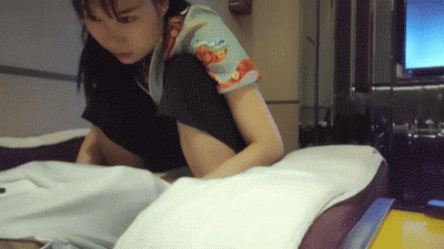 小馬尋花勾搭足浴女技師全程拍攝，帶回房間開操特寫口交，性感身材站立後入，上位騎乘大力猛操【MP4/554MB】