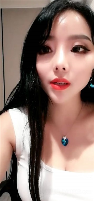 極品高顏值美女午夜戶外渴望被強暴-勾引網約車司機酒店啪啪-各種操把小哥玩廢了