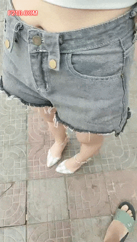 【阿祖撩妹】，學生妹沒時間，勾搭新炮友，極品水蜜桃大胸，走在路上吸引眼球，撒尿，啪啪，乳交，全程記錄