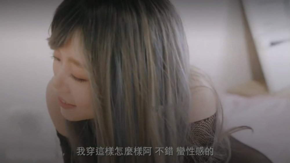 國產AV情景劇【巨乳外賣員撞見情侶啪啪❤️欲火難耐在門邊自慰淫叫被發現三人同樂享受絕頂高潮2V】