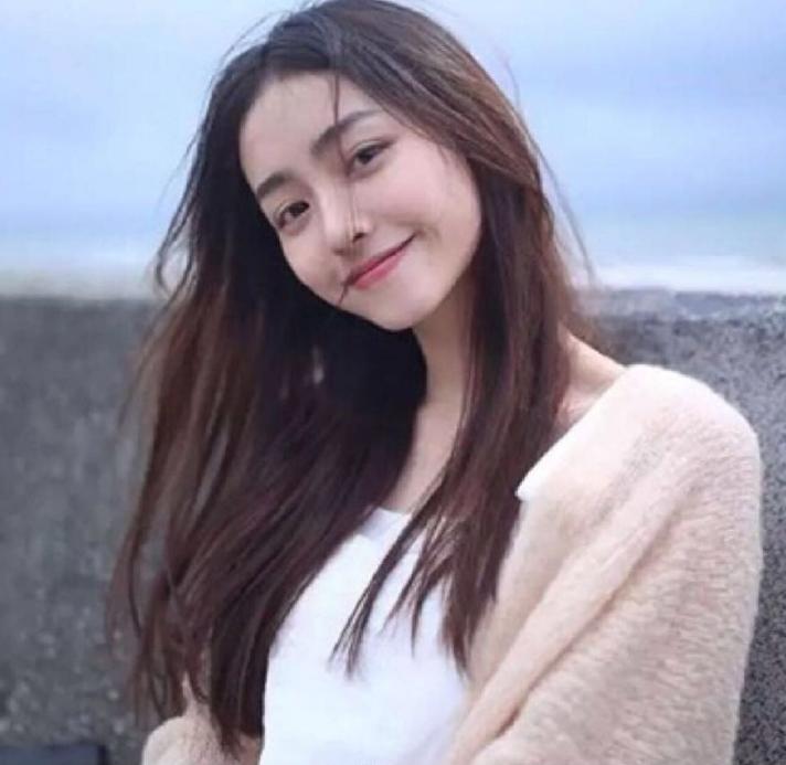 【女神們的淫蕩之夜】超級震撼-4女2男酒店群P，高顏值極品身材女神們騷浪互舔待操，場景淫靡刺激宏大