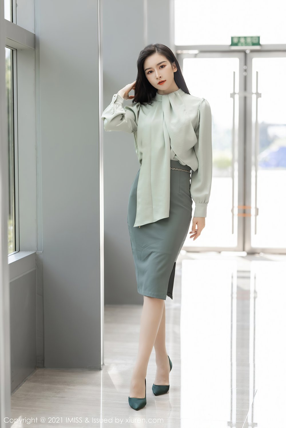 氣質少婦肌膚潔白如玉[82P]