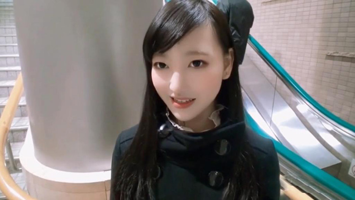 【才18歲的小姐姐】就是嫩啊，皮膚細膩光滑，一級棒的小粉穴饅頭逼還很緊 最接地氣的漂亮禦姐 擁有【史上最好看的美穴之一】風騷又銷魂的叫床聲音