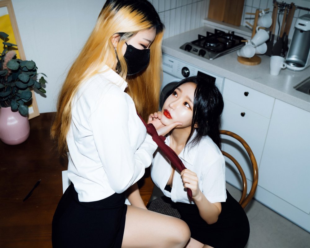 [Moon Night Snap] Mona x Jucy - Loveholic [76P]
