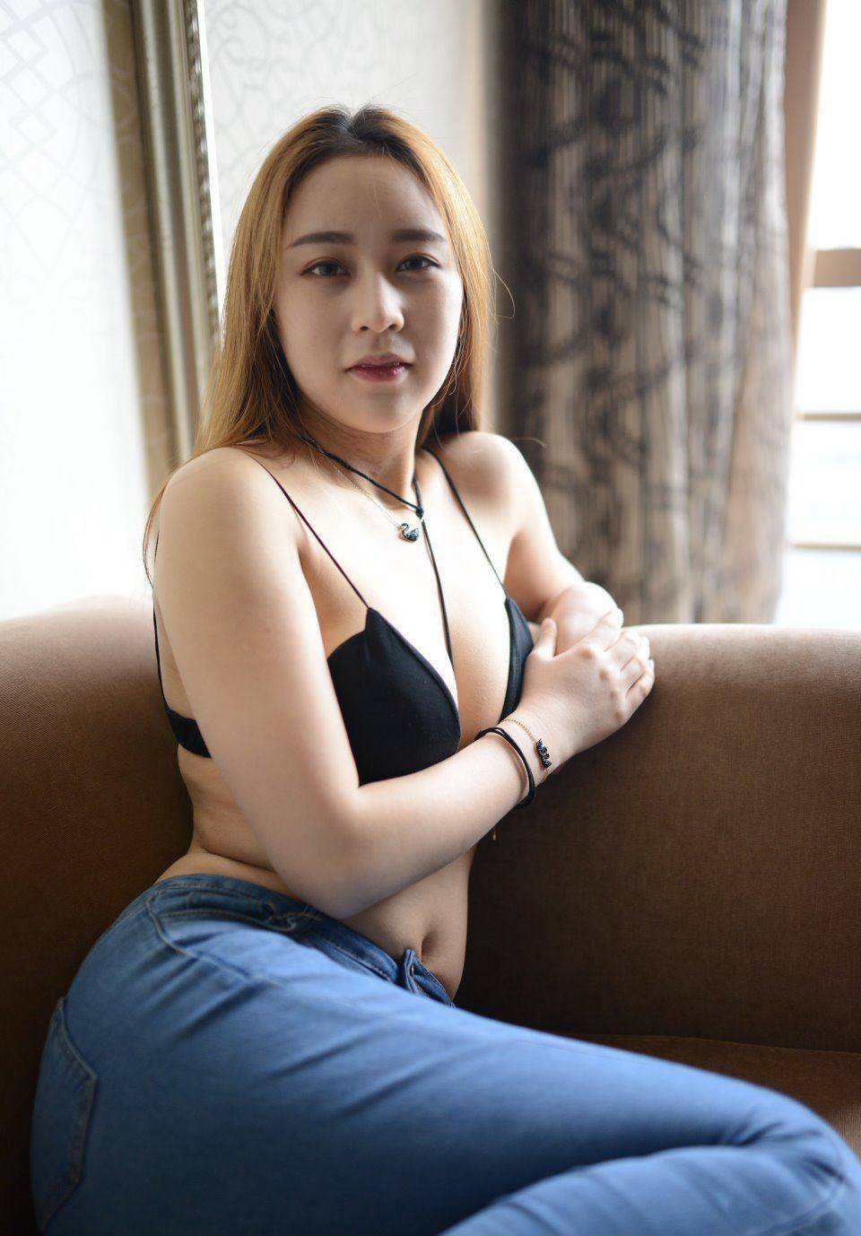 大奶少婦等你品[20P]