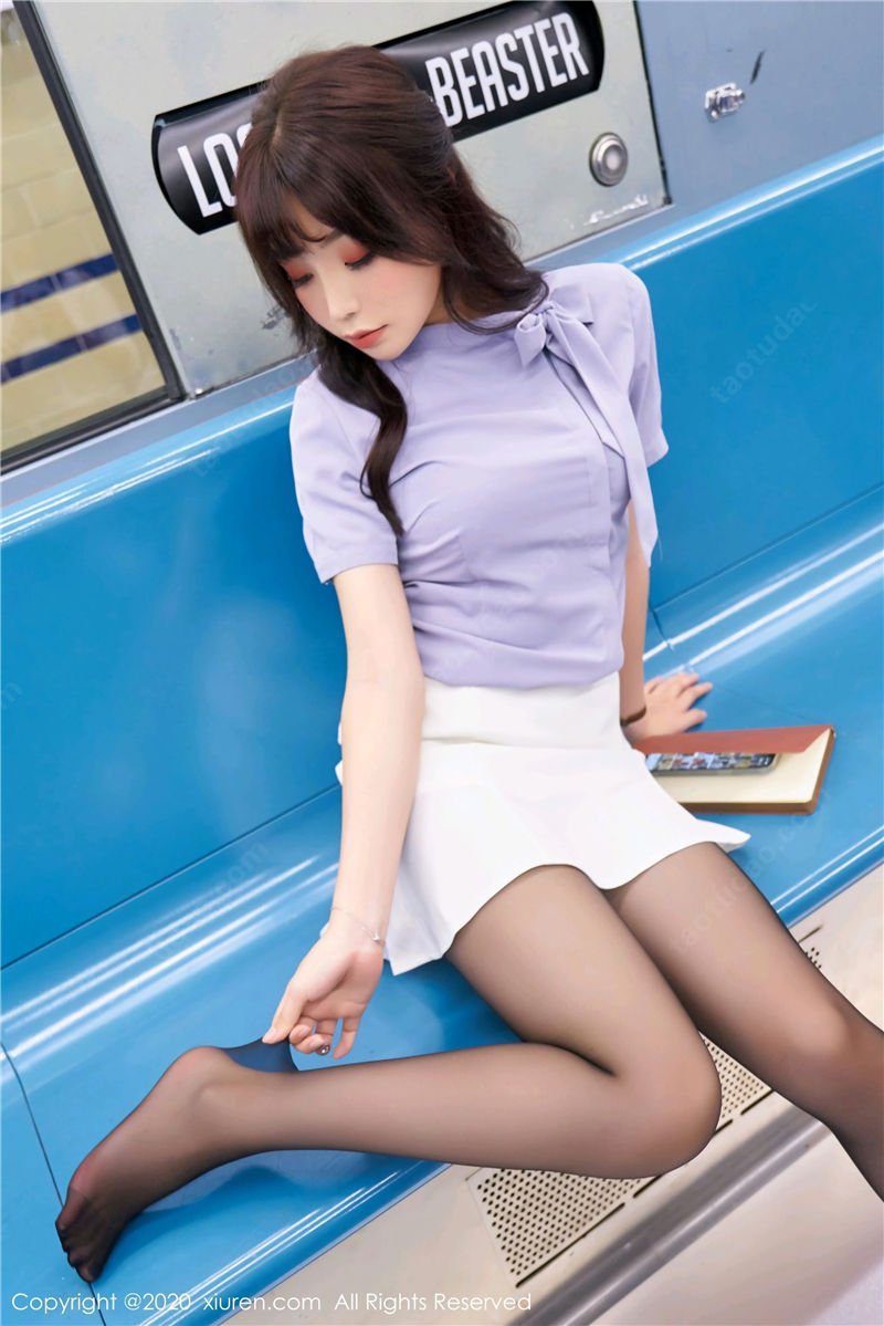 午夜捷運歐雲黑絲美女 [20P]