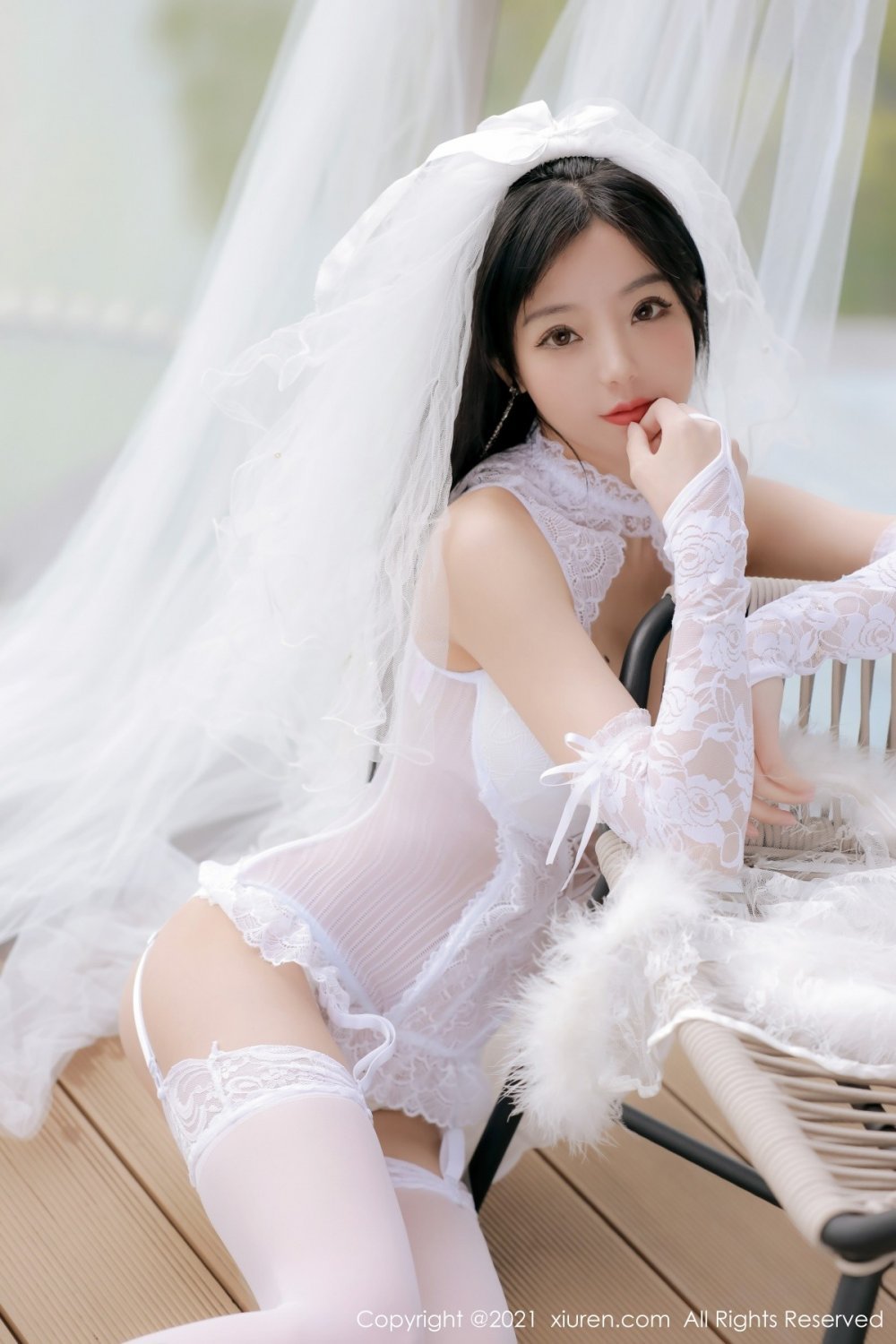 私房性感純白婚紗配蕾絲吊襪誘惑寫真[46P]