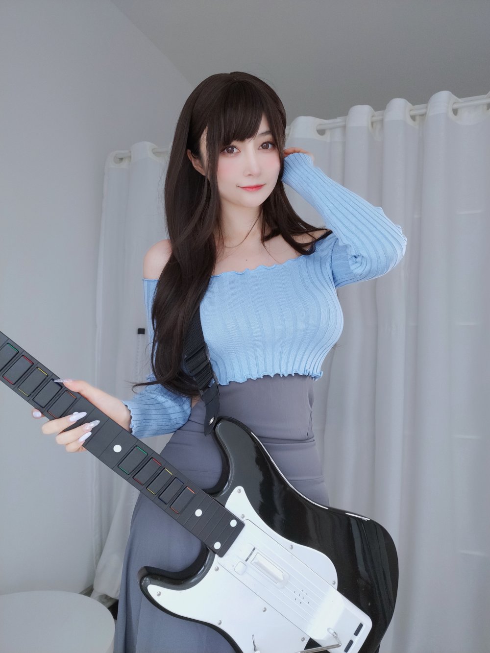 白嫩吉他妹身姿十分誘人[88P]