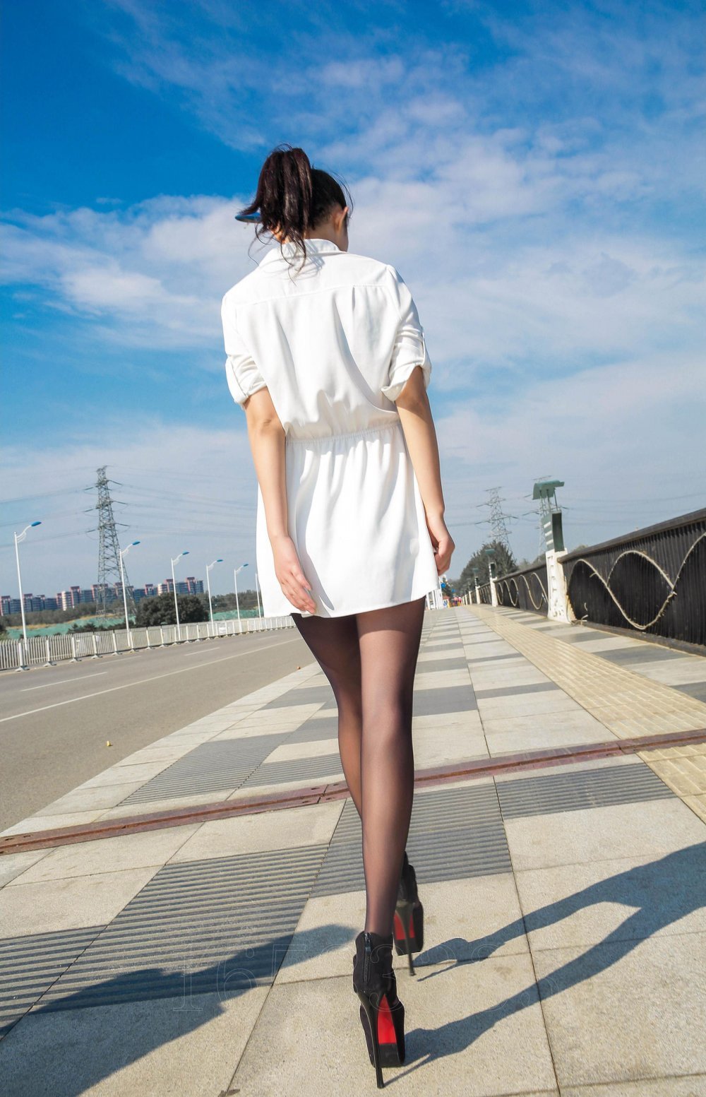 束縛少女[20P]