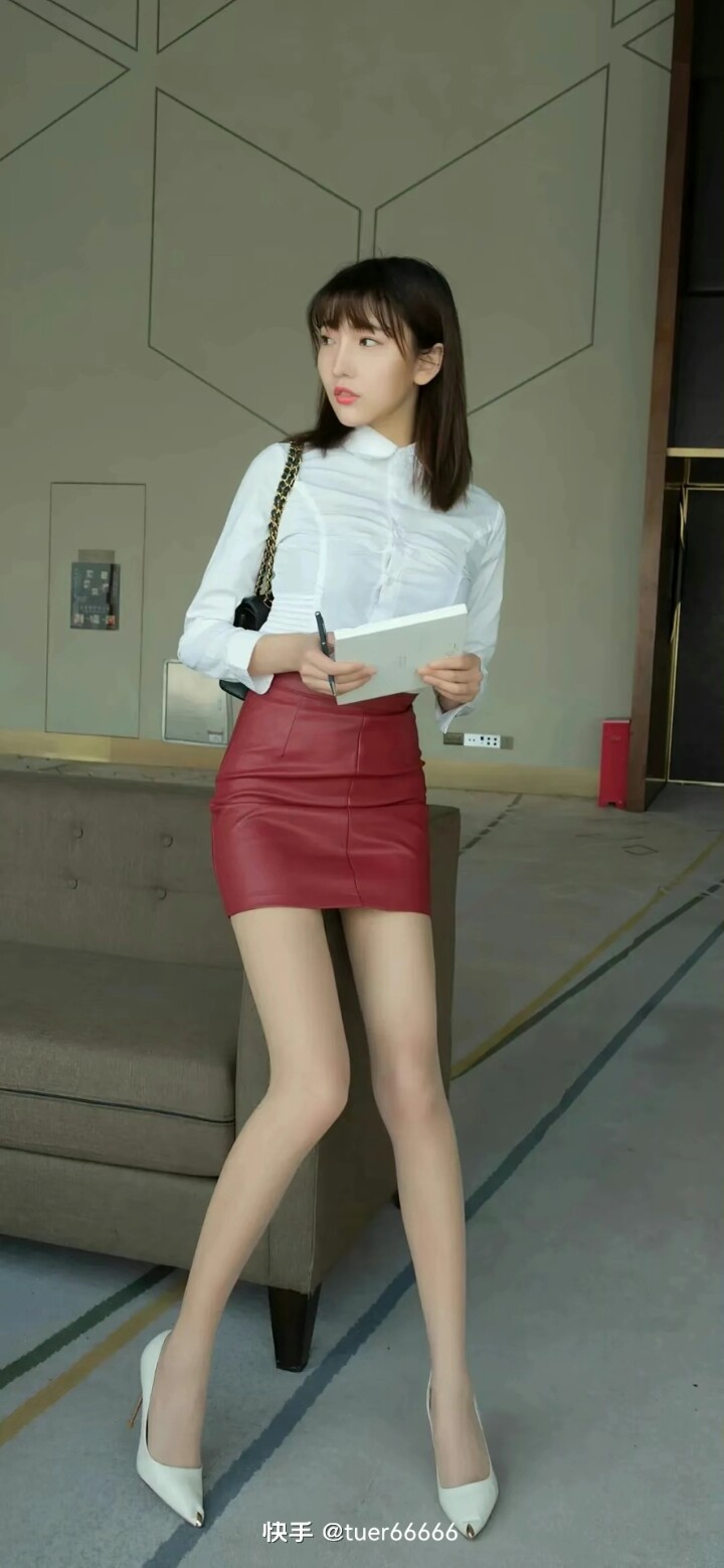 又騷又清純的小姐姐[31P]