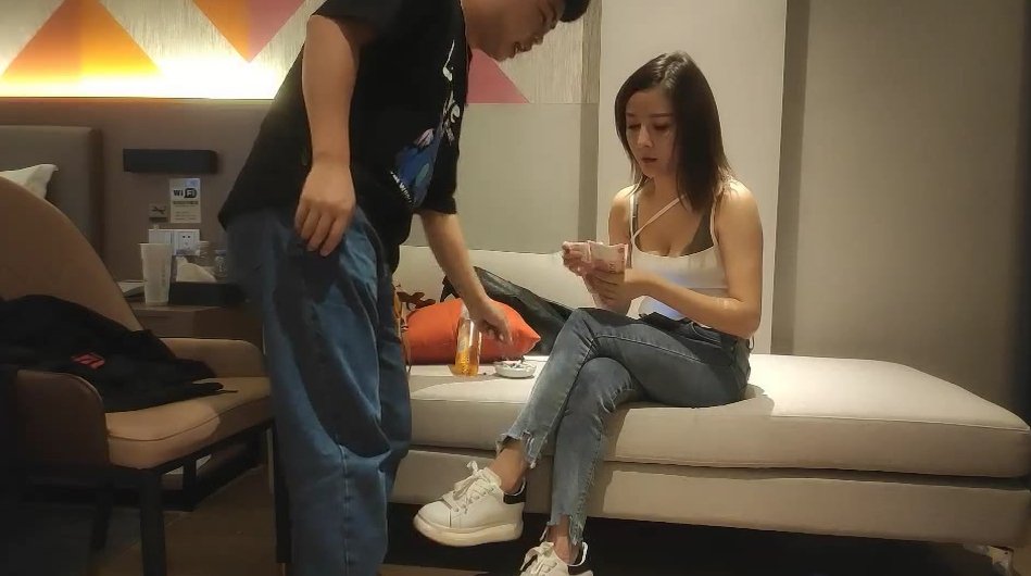 精品小少婦 黑絲白臀 玲瓏有致小騷貨 直播間人氣爆棚 千嬌百媚共度春宵