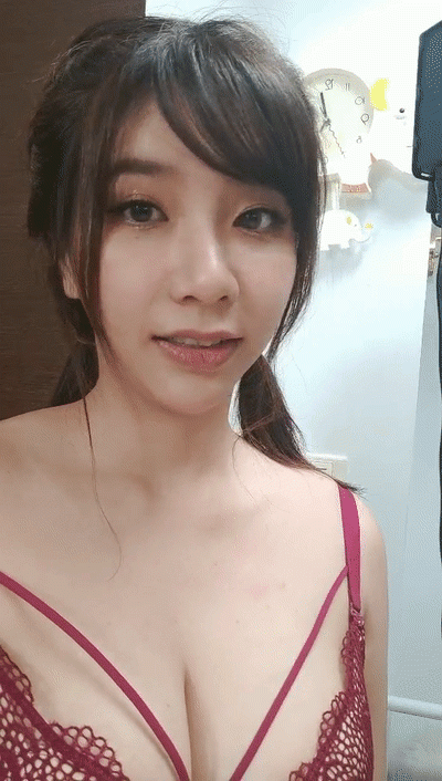 麻豆傳媒女優吳夢夢，AV拍攝現場獨家直播，三男三女6P大戰，一人一個操起來，最後單挑大屌猛男