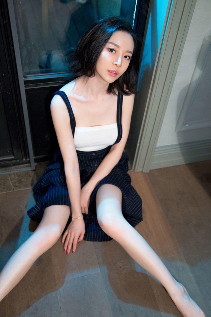 吊帶誘人[23P]