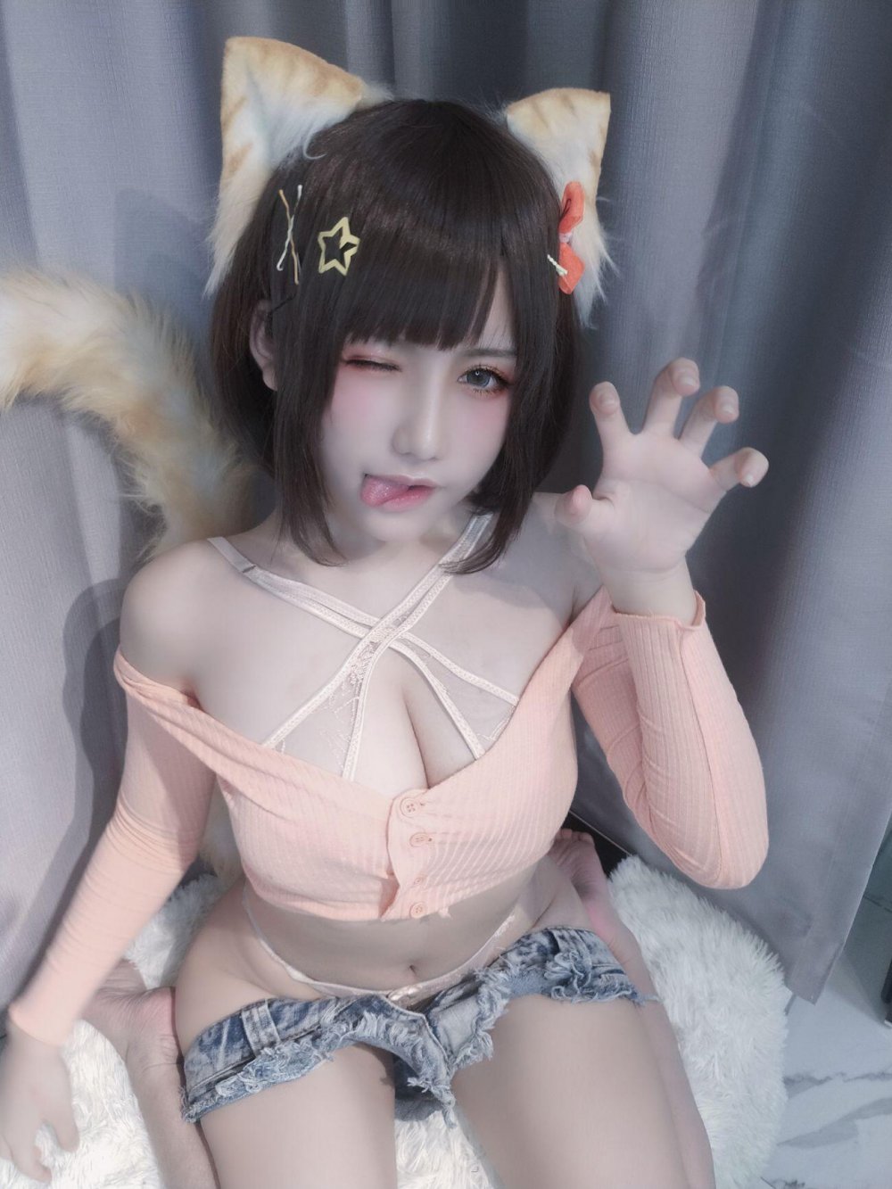 大胸妹子很萌[20P]