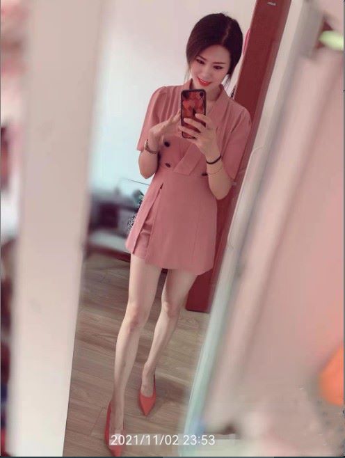 國產大神睡遍公司女性真實記錄，上至熟女領導下至少婦同事，把全公司變成了自己的後宮荒淫無度無法超越