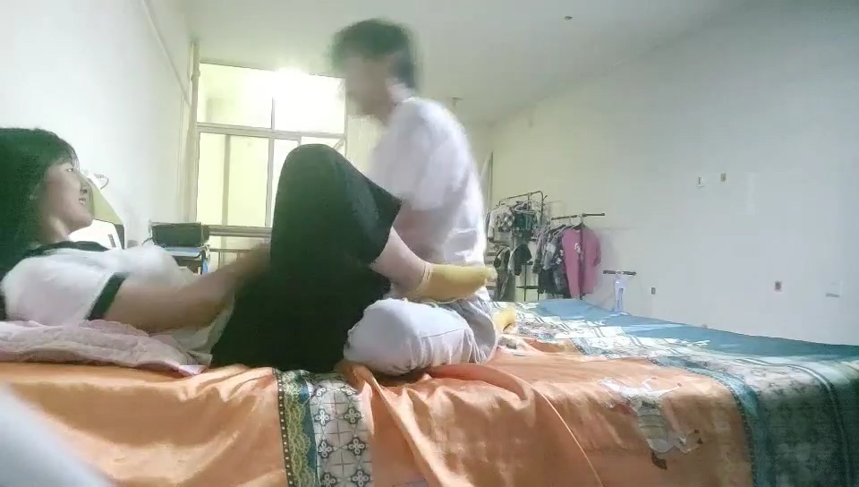 2022.6.3，【大內密探008】，懵懂少年偷拍18歲女友，極品嬌嫩胴體，吹硬插入