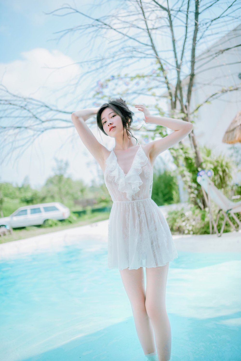 炎炎夏日的泳池誘惑[22P]