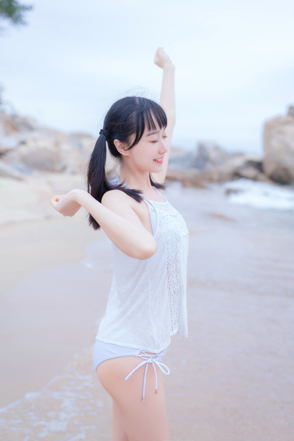 木綿綿OwO - 海邊白色比基尼[30P]
