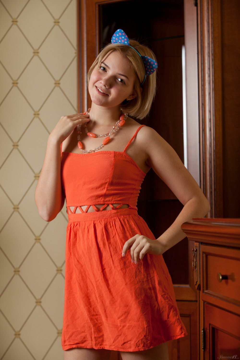 Cali takes her lovely dress[20P]